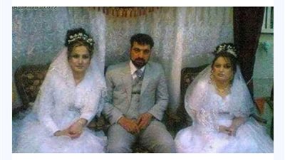 يحكى أن رجلا تزوج من امرأتين، وهذا ما حدث