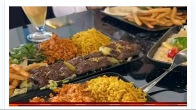 كل يومين منذ شهر تآتي جارتنا وتطلب كمية كبيرة من الآكل