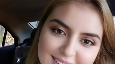 أنا سيدة أبلغ من العمر الواحد والستون 