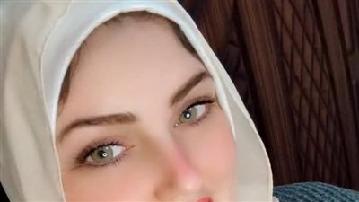 انا ومراتى وبنتى