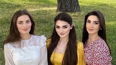 قصة ثلاث اخوات بنات كانا ساهرات على هواتفهم ليلا