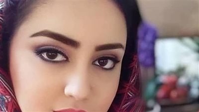 من ساعه ما دفنت امي وانا بسمع القپر اللي جنبها عيله