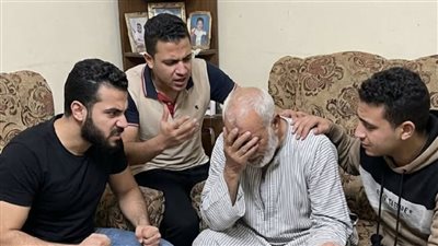 رفض الأبناء الثلاثه مساعده والدهم
