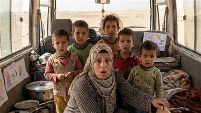 امرأة عاشت في عربية مهجورة