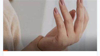 تنميل اليدين أثناء النوم.. الأسباب المحتملة ومتى يستدعي القلق؟